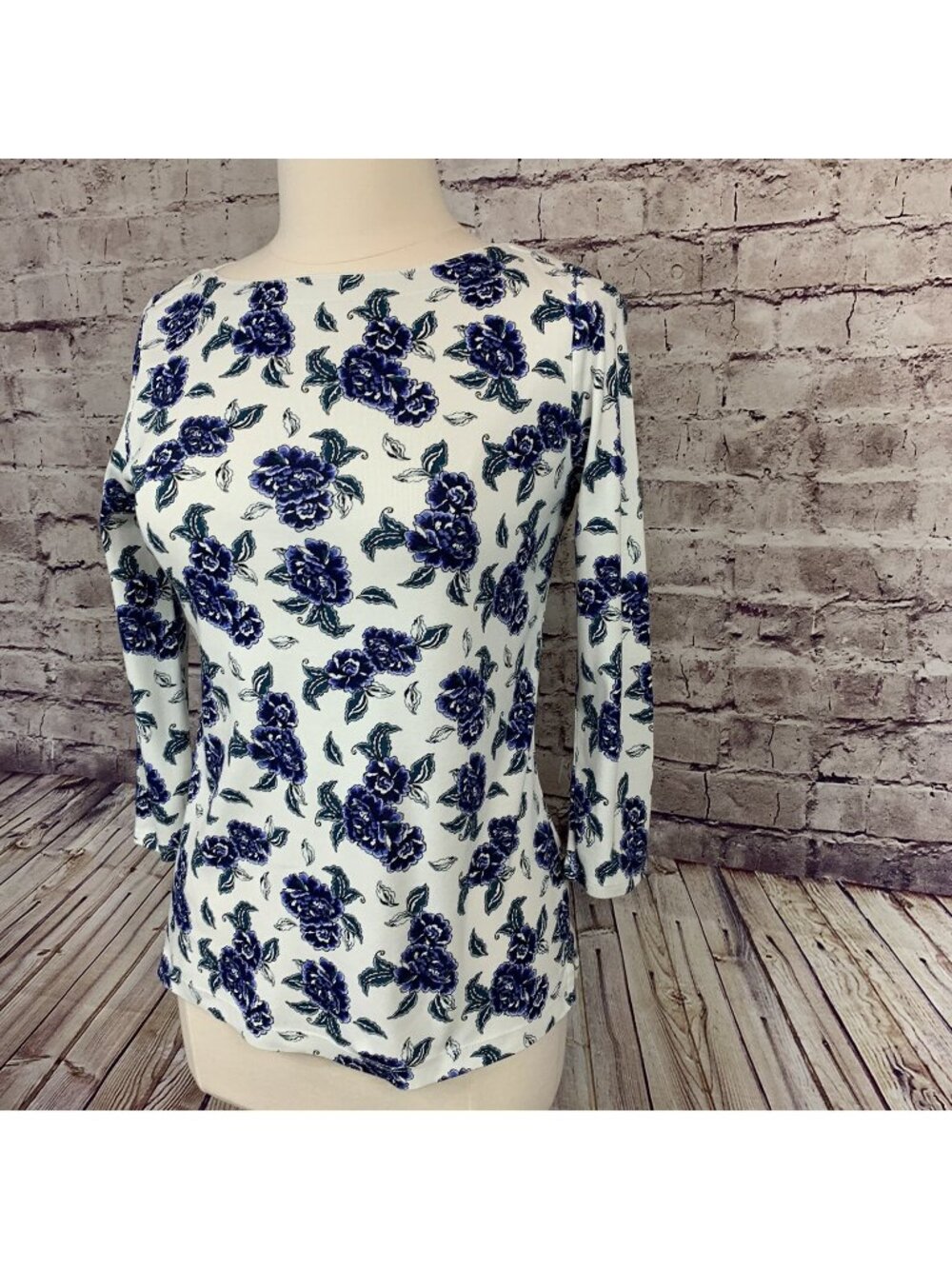 Lands End White Floral Boat Neck 3/4 Sleeve Top